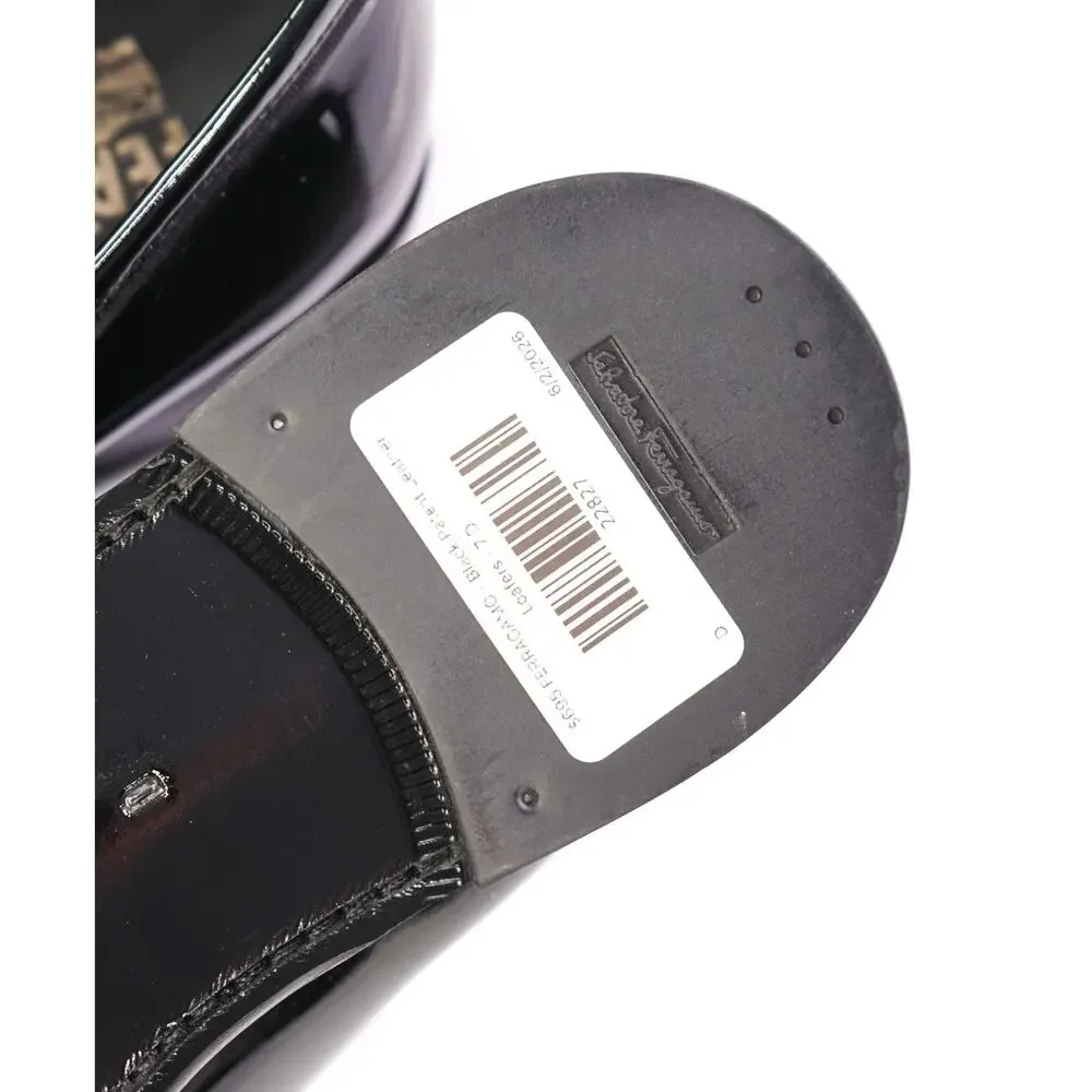 $695 FERRAGAMO - Black Patent Leather Loafers - 7 D